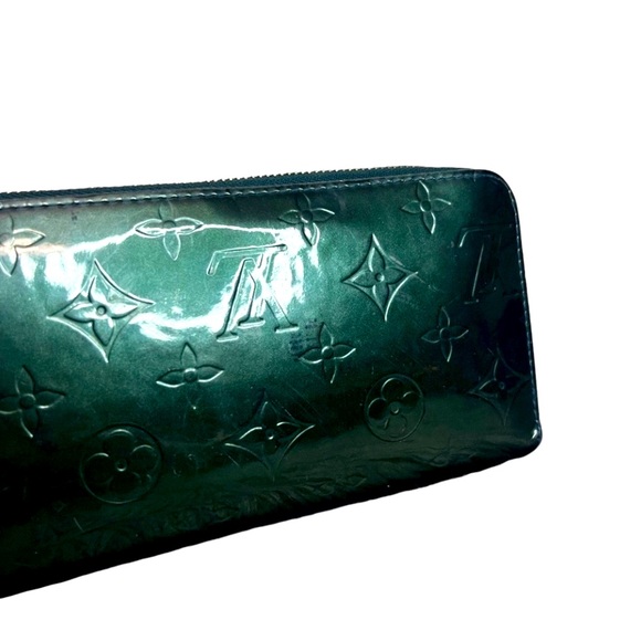 Authentic Louis Vuitton Vernis Zippy Wallet - Picture 11 of 15
